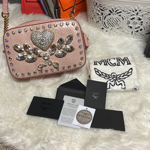 MCM Soaring Heart Camera Bag in Snakeskin - Picture 8 of 10